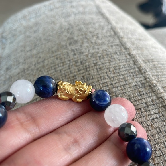 Sodalite and Milky Quartz Bracelet - Picture 2 of 4